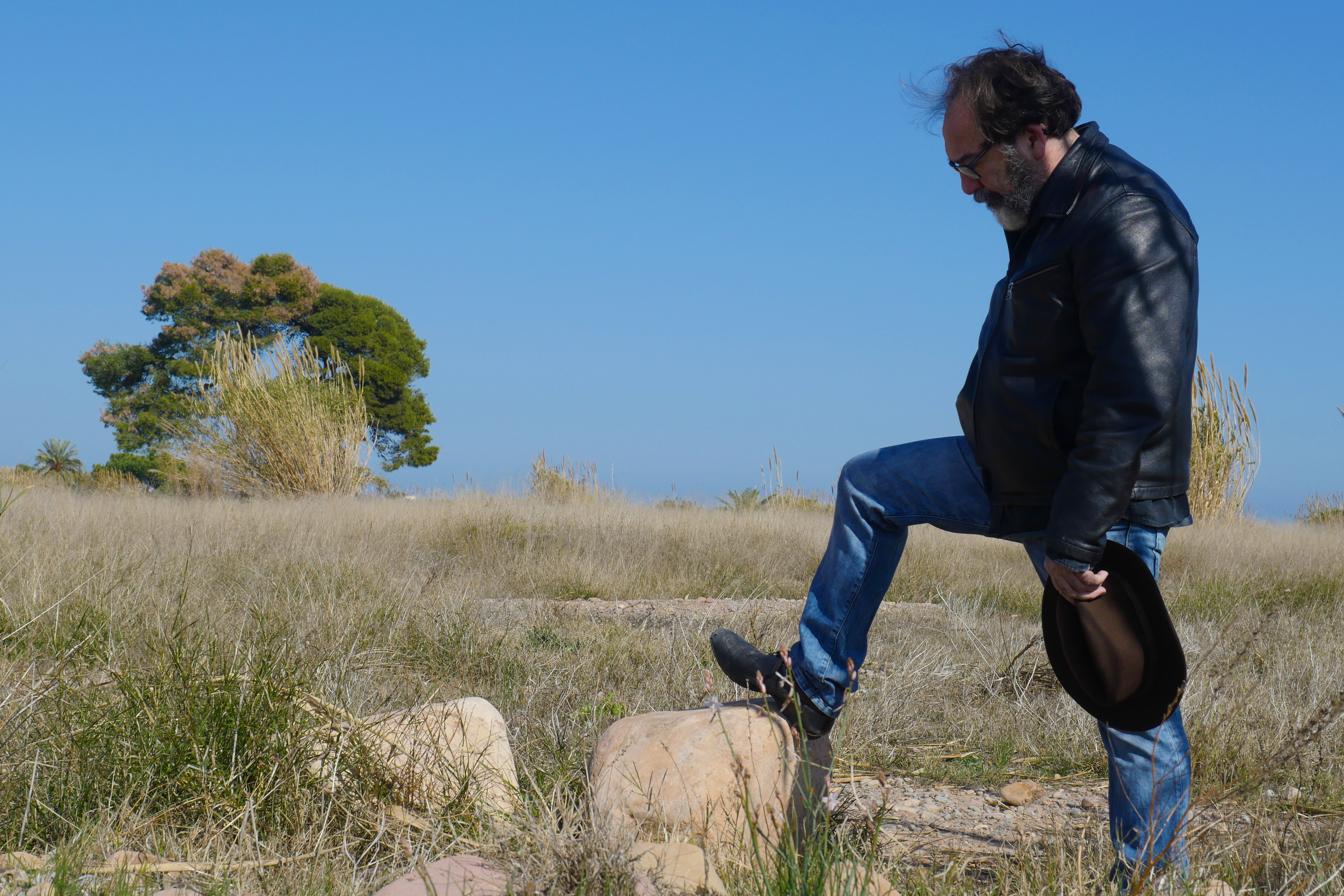 Paco Zarzoso representa el monólogo 'Piedra y encrucijada'  en la Sala Ultramar
