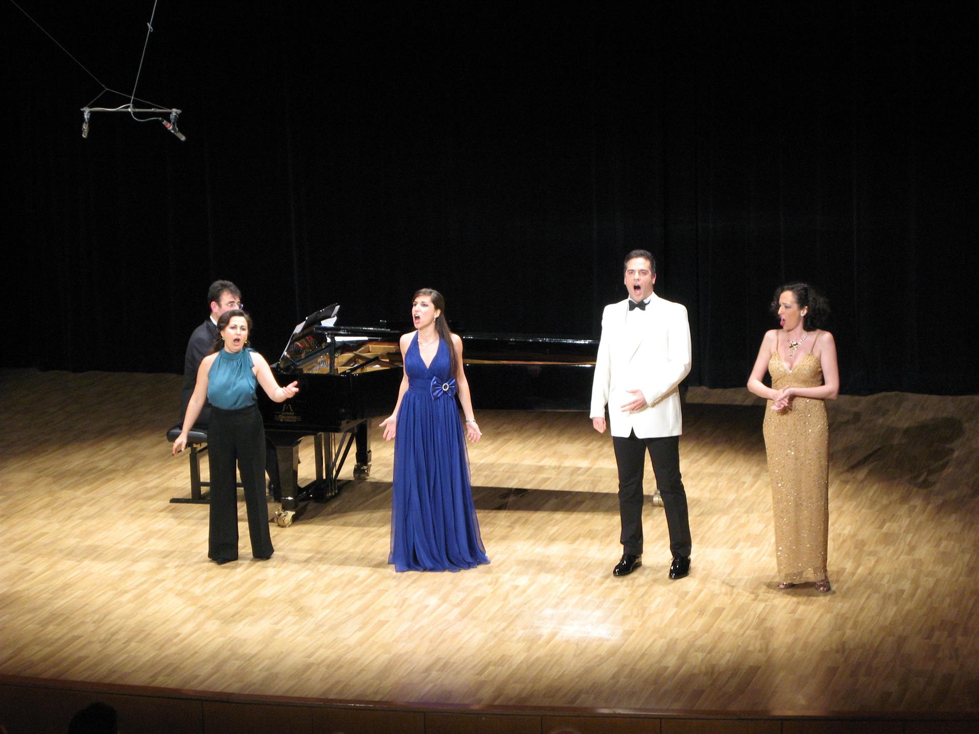  Una gala lírica y costumbrista llena el Almudín de romanzas y zarzuelas