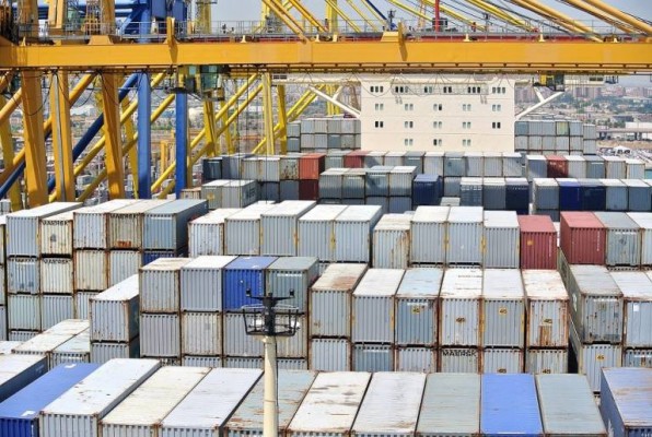 Los estibadores convocan huelga y paros en los puertos entre el 25 y 30 de noviembre