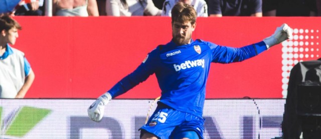 Aitor renueva su contrato con el Levante hasta 2023
