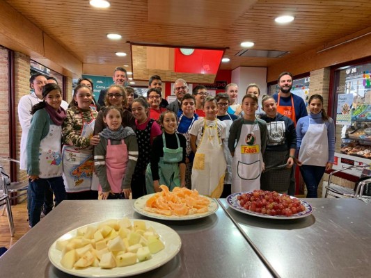 El Mercado de Verónicas enseña a los escolares murcianos a comer sano....y barato