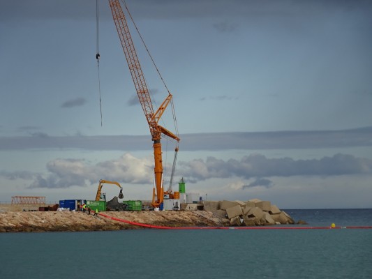 Tres meses después, ni rastro del Pinar del Río en la bocana del puerto de Dénia