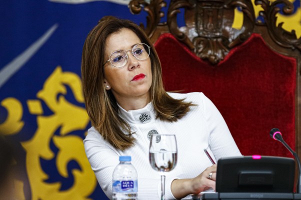 Castejón no le pasa una más a López: 