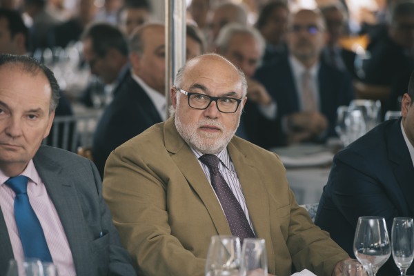El Consejo Regulador del Cava se compromete a dar voz a Requena en el futuro del sector