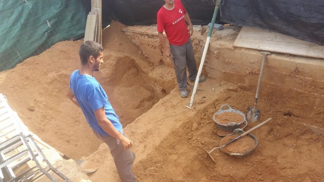  Paterna comienza la construcción de un mausoleo en la fosa 113 del cementerio
