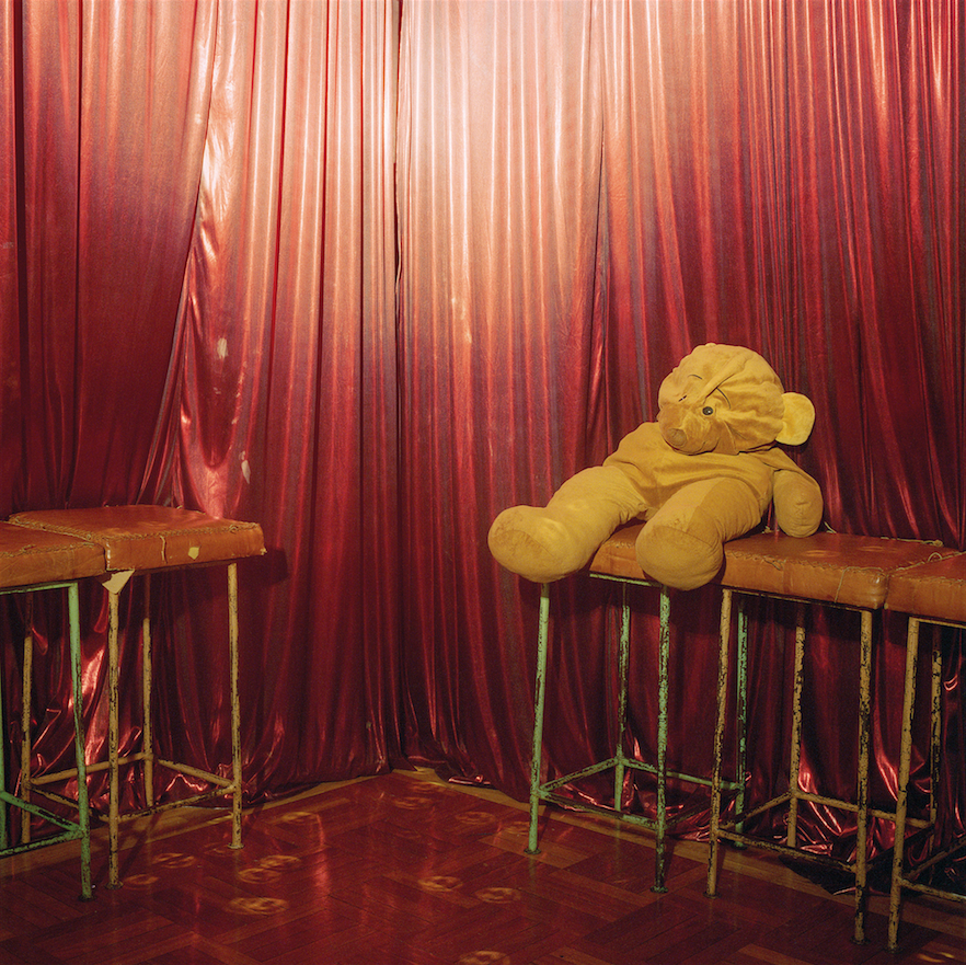 Pau Roca retrata la cara silenciosa de las giras con La Habitación Roja 
