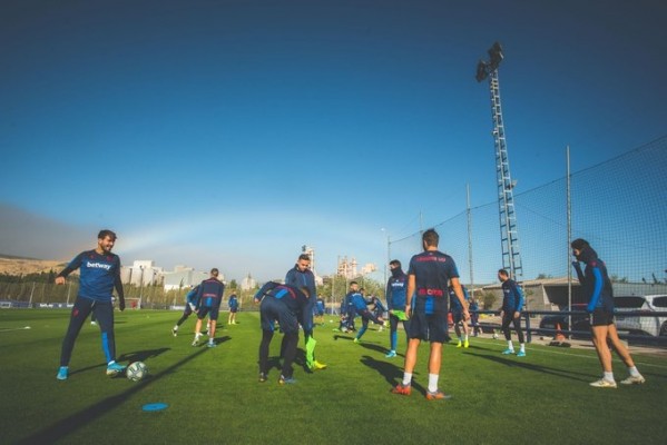 Toño y Rochina ya trabajan con el grupo