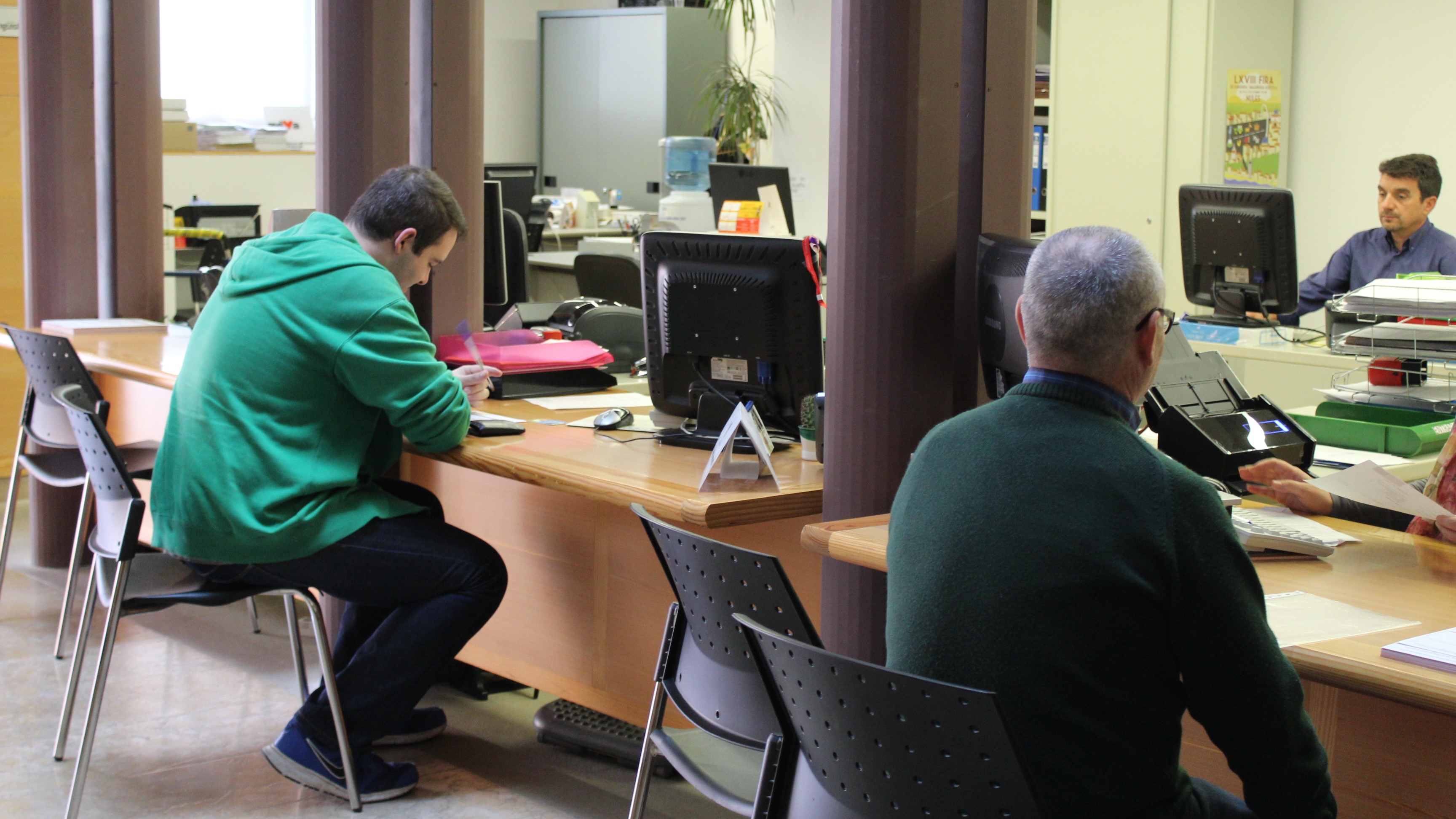 Nules constituirà dos borses de treball per a auxiliars d'administratiu i d'ajuda a domicili