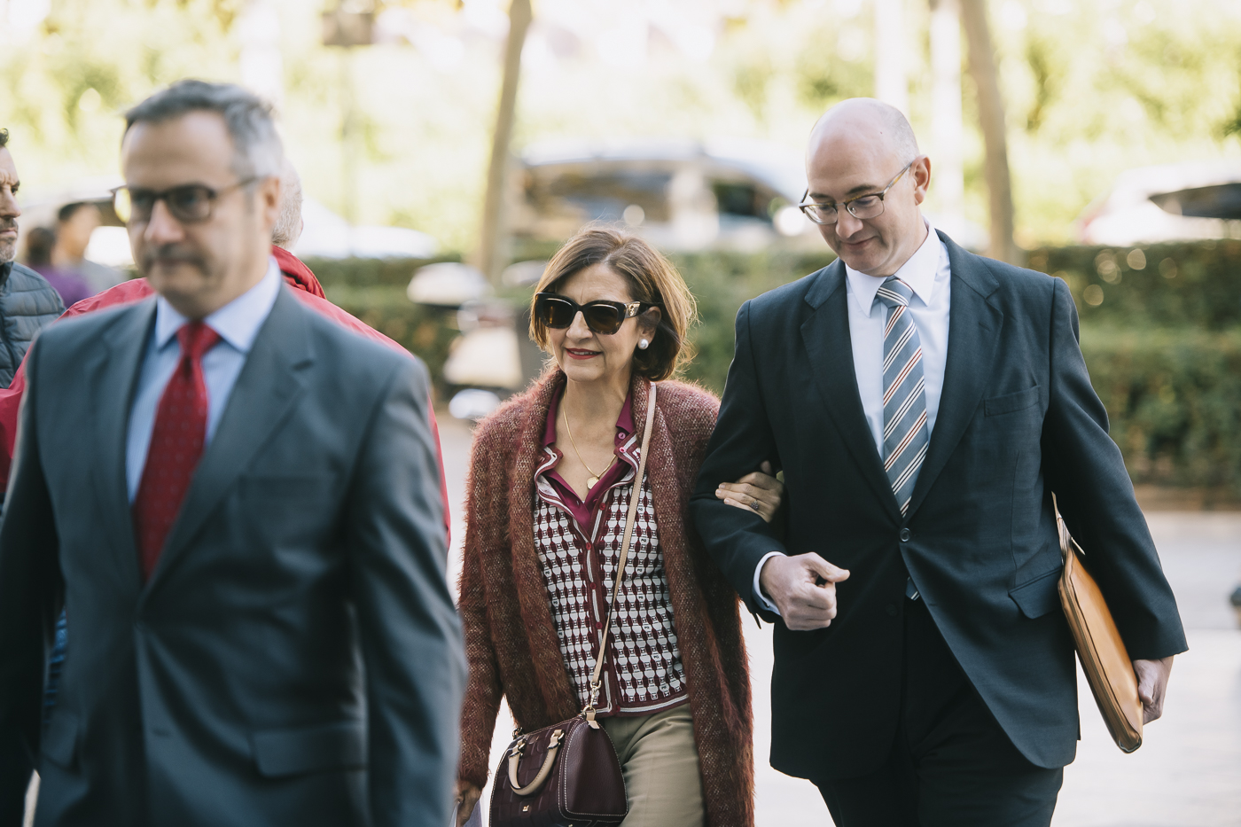 La trabajadora despedida de la EMT declara ser también víctima de una estafa