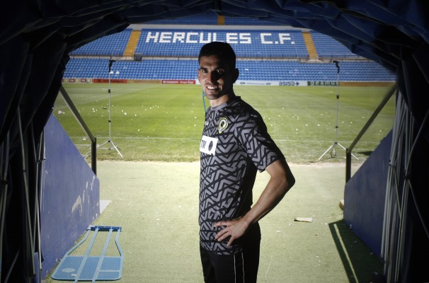 Jesús Alfaro sufre una rotura muscular que le hará perderse los próximos cuatro partidos