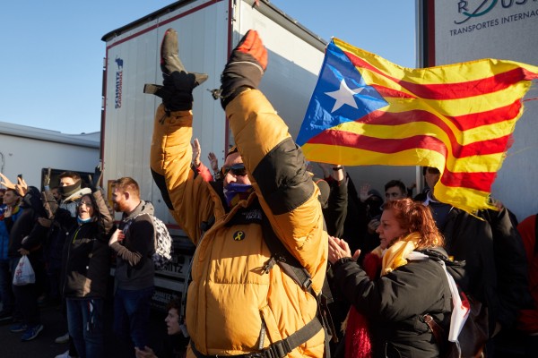 Los cortes en la Junquera arrojan pérdidas de unos diez millones diarios a los transportistas murcianos