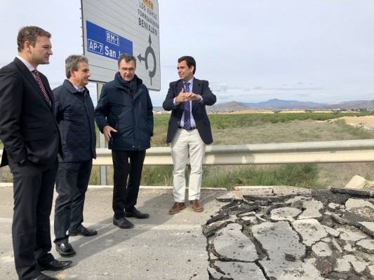 Reparan la carretera de Zeneta para que pueda abrir antes de fin de año 