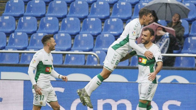 El Elche cierra la jornada a un punto del 'play-off' y con ocho de ventaja sobre la zona de descenso