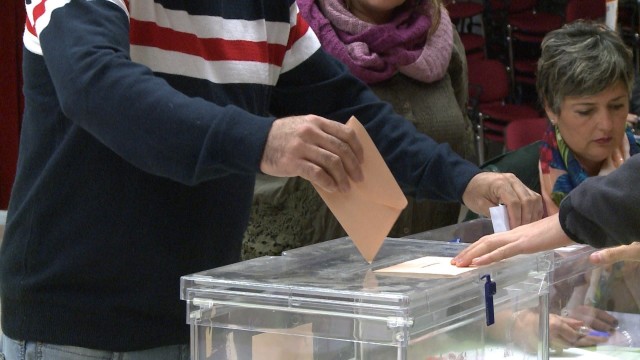 El PSOE gana las elecciones en la Comunitat con entre 10 y 11 escaños, seguido del PP con 7-9 y Vox con 7