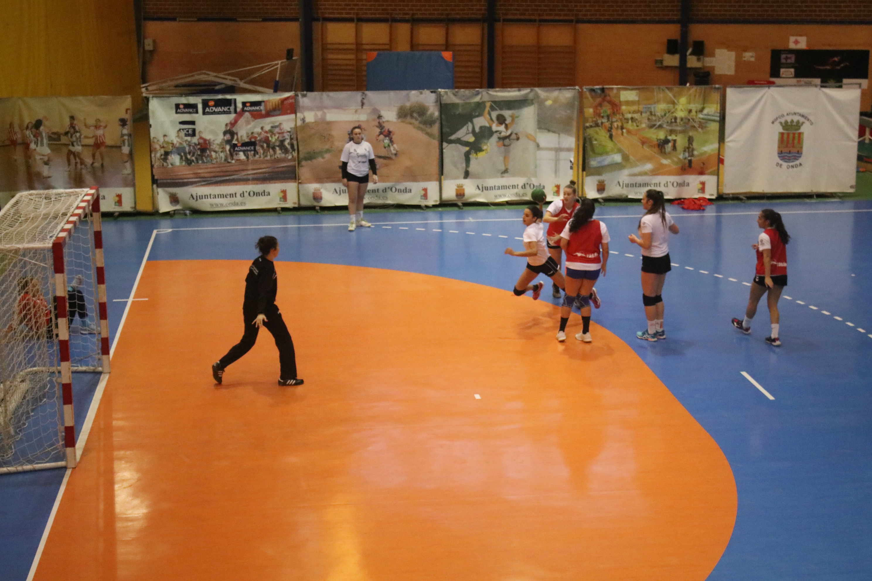
Cuatro deportistas de Onda participarán en partidos de la Federació d'Handbol de la Comunitat
