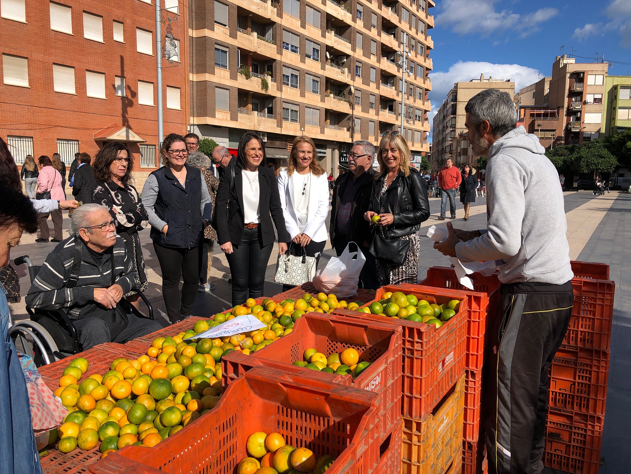 Almassora abre el Mercat de la Taronja para facilitar la compra directa de cítricos