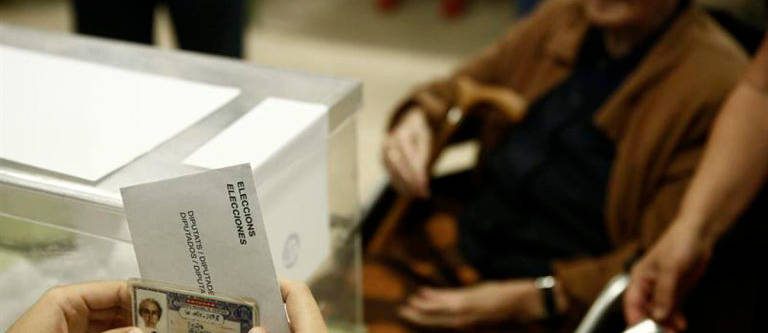 La participación a las 14.00 es del 37,83% y baja en 3,6 puntos con respecto a las elecciones de abril  