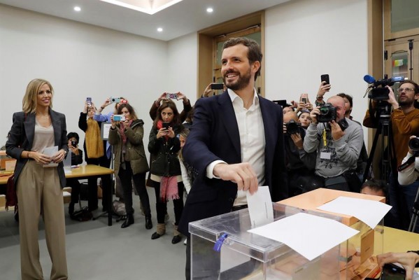 Casado pide votar 