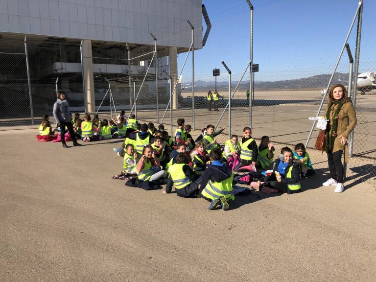 El aeropuerto de Castellón suma 'tripulantes' en la tercera edición de visitas escolares 