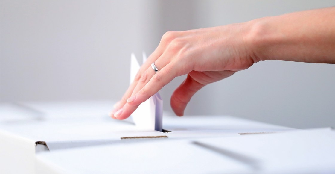 Los candidatos valencianos votan a primera hora y siguen el recuento en sedes y hoteles
