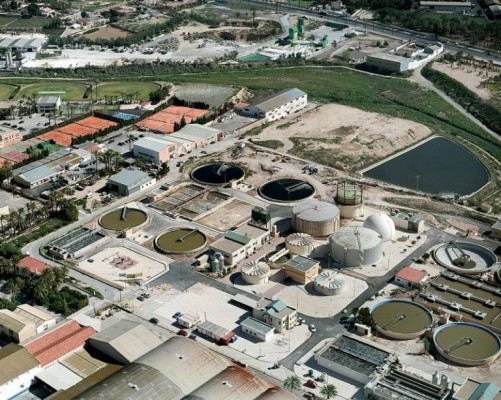 Elche tendrá nueva depuradora, pero el olor y el precio de la reutilización del agua determinarán dónde