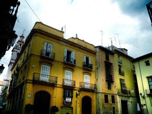 Entre l’individu i el col·lectiu
