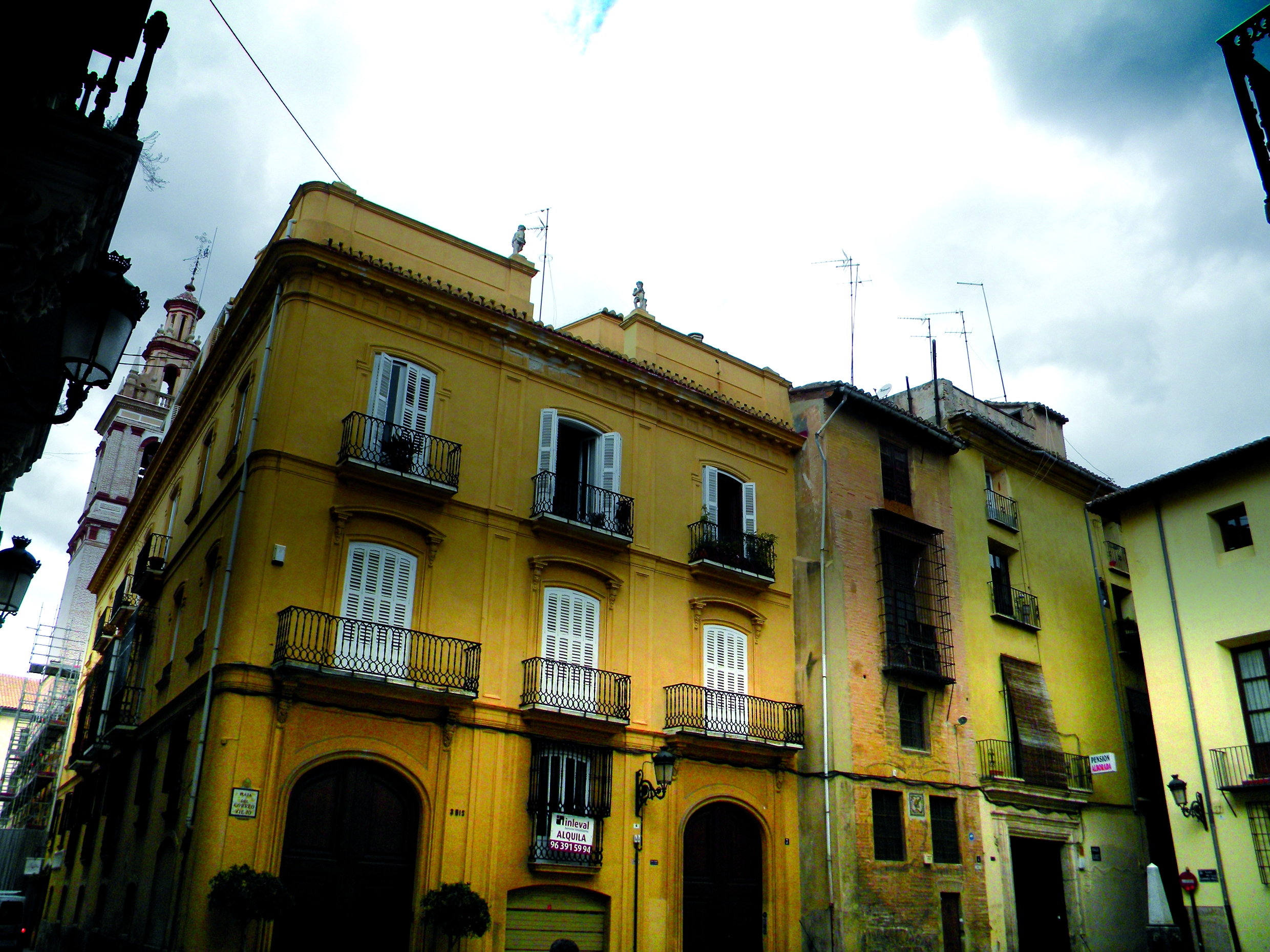 Entre l’individu i el col·lectiu

