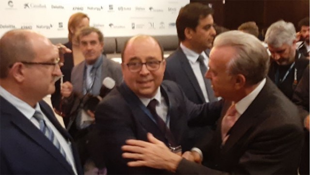 El mundo de la empresa exige “que se hable de las cosas de comer”