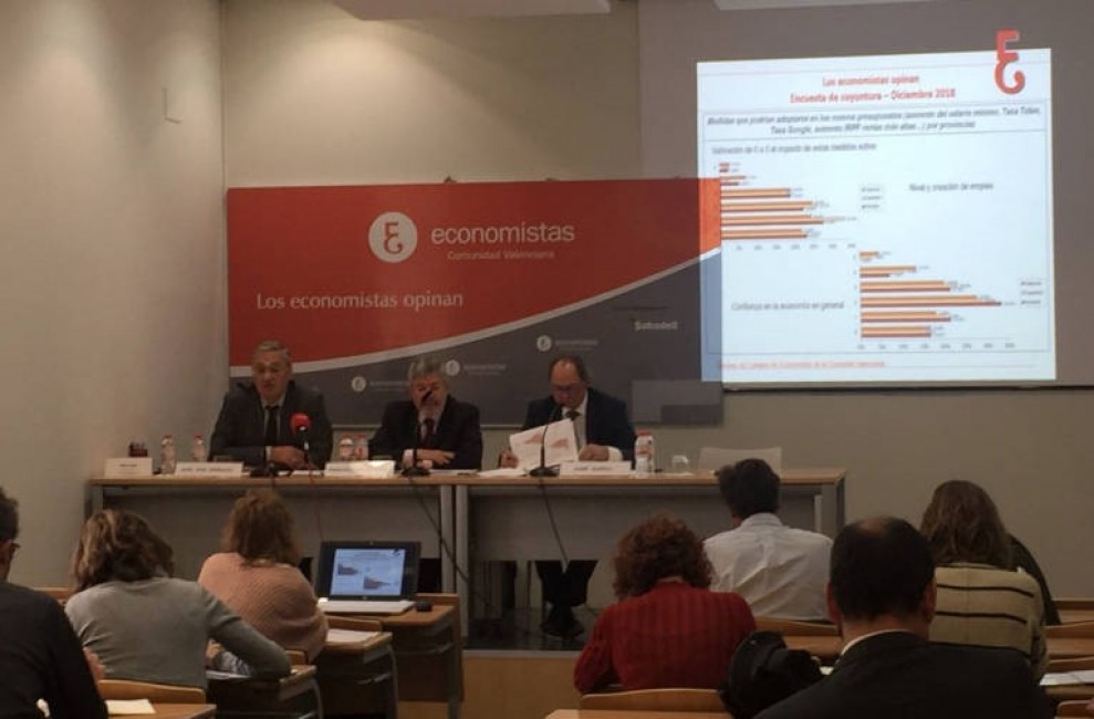 Un momento de uno de los actos que promueven los economistas de la Comunitat. - 