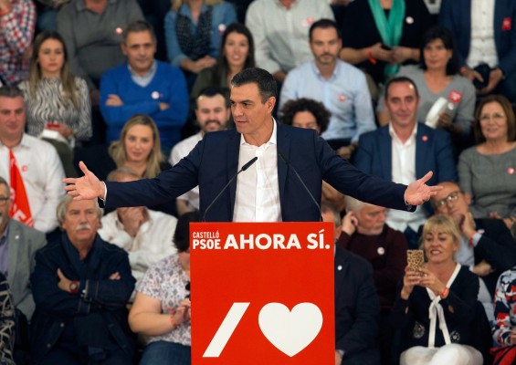 Sánchez exhorta a los socialistas en Castelló a frenar el 