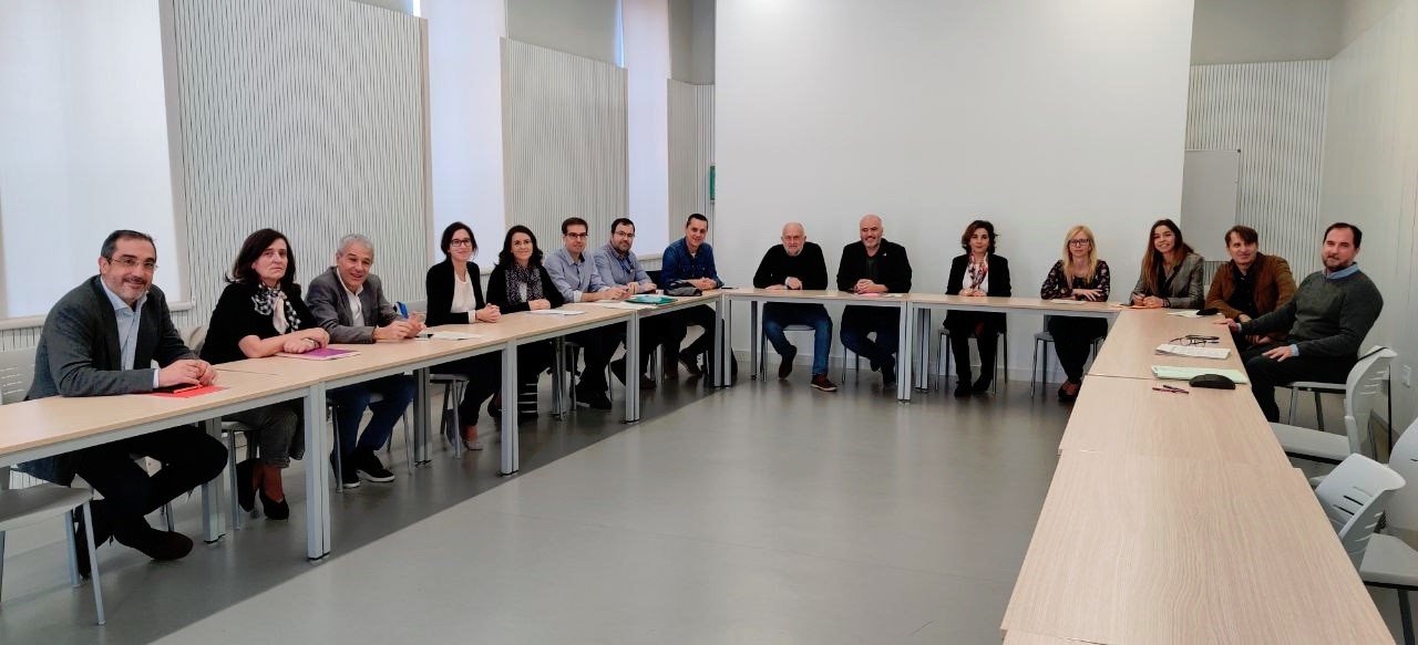 Vivienda coordina efectivos para conseguir la accesibilidad universal en 800 edificios públicos