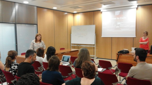 L'UJI col·labora amb Technovation Girls, la competició per a emprendre des de xiquetes
