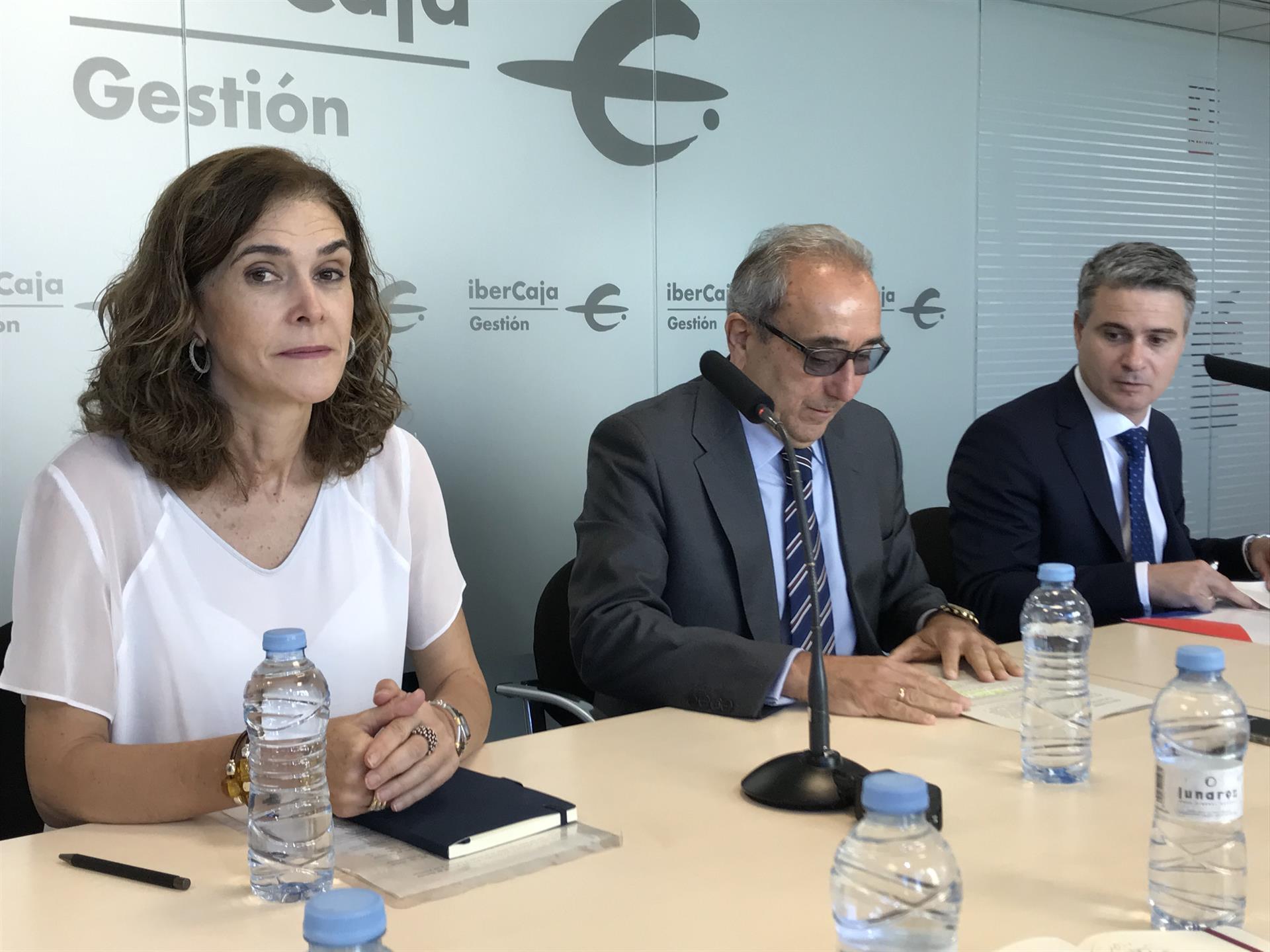 De izquierda a derecha: Lili Corredor, Rodrigo Galán y Óscar del Diego - 