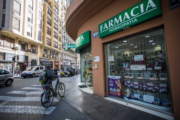 Cinco asociaciones apoyan la petición de Sanidad de no considerar medicamento la homeopatía
