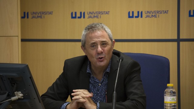 El profesor Querol pide una reducción drástica de los automóviles para unas ciudades 