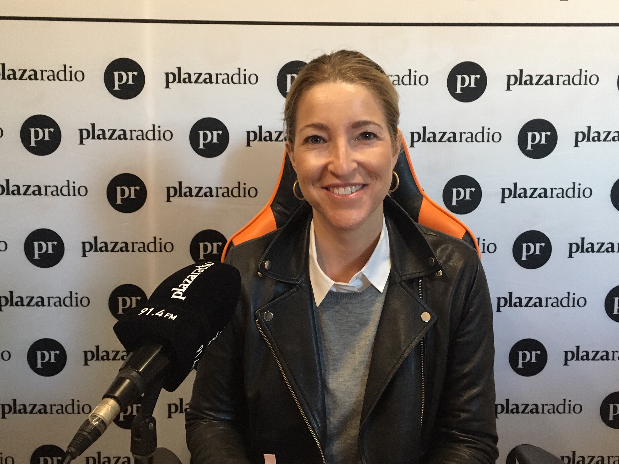 María Muñoz en el estudio de Plaza Radio. - 