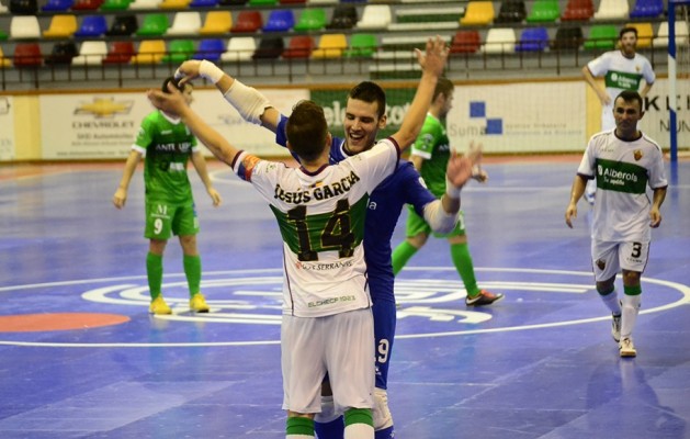 El Elche disputa una final por la permanencia en Antequera