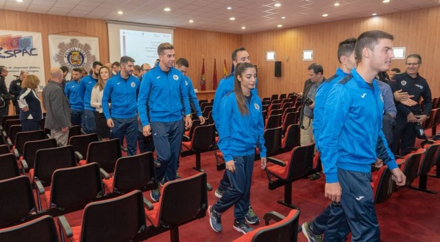 Solo dos mujeres entre los 44 alumnos de Policía Local que inician su formación