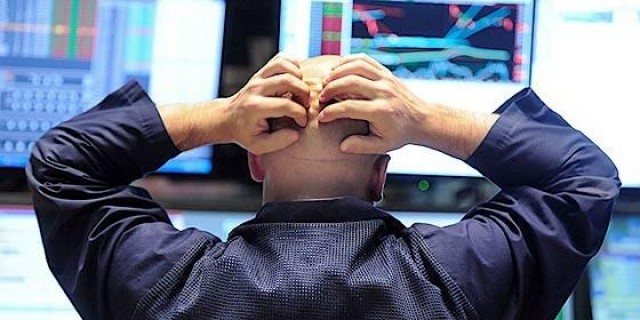 El Ibex 35 cede más del 2% a media sesión frente las ganancias europeas