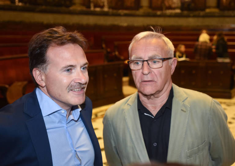  El presidente de la EMT, Giuseppe Grezzi, y el alcalde de València, Joan Ribó. Foto: EDUARDO MANZANA - 