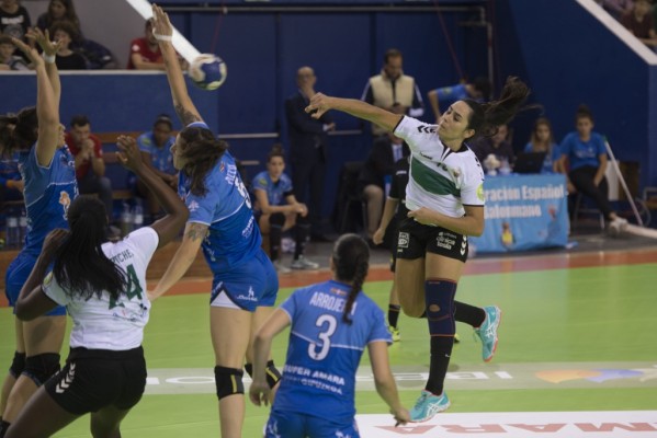 El Elche roza la victoria ante Bera Bera 
