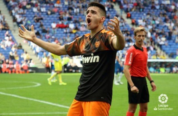 El Valencia remonta un partido a domicilio en liga diez meses después
