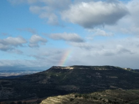 El viento roza los 120 km/h en Morella y la provincia mantiene el nivel naranja este domingo