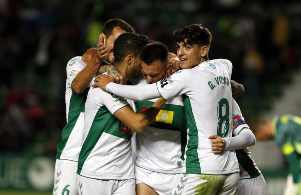 Tres goles de Fidel y tres puntos para el Elche