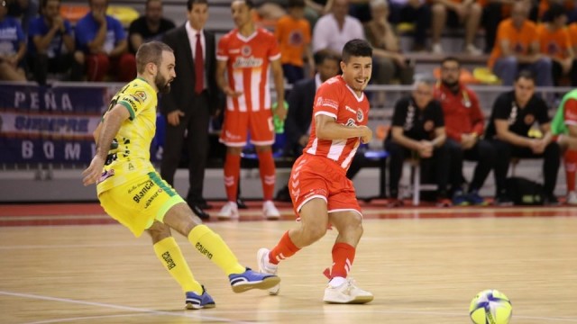 Ique alegra el día a Duda en su debut con el Jimbee