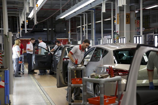 Las matriculaciones crecerán casi un 10% en octubre, pero el canal particular continúa a la baja