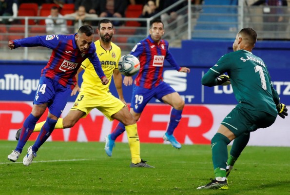 Orellana tumba al Villarreal en el descuento