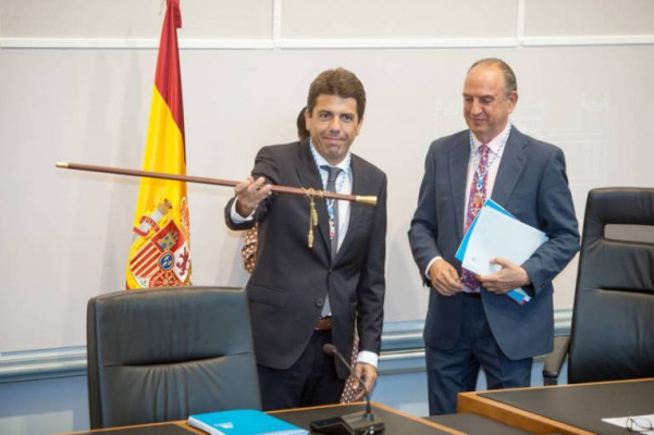 El PSOE pide explicaciones por el cese del director de Suma; el PP tilda la decisión de ejemplar