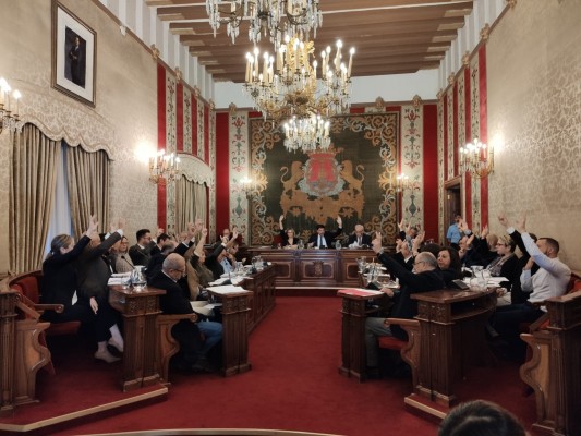Alicante: un debate eterno, 'combate educativo' y mucha política al calor del 10N