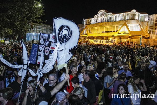 'El Mar Menor no es un contenedor', gran proclama en la manifestación de Cartagena